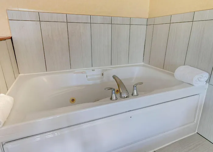 Comfort Suites Lake Geneva East
